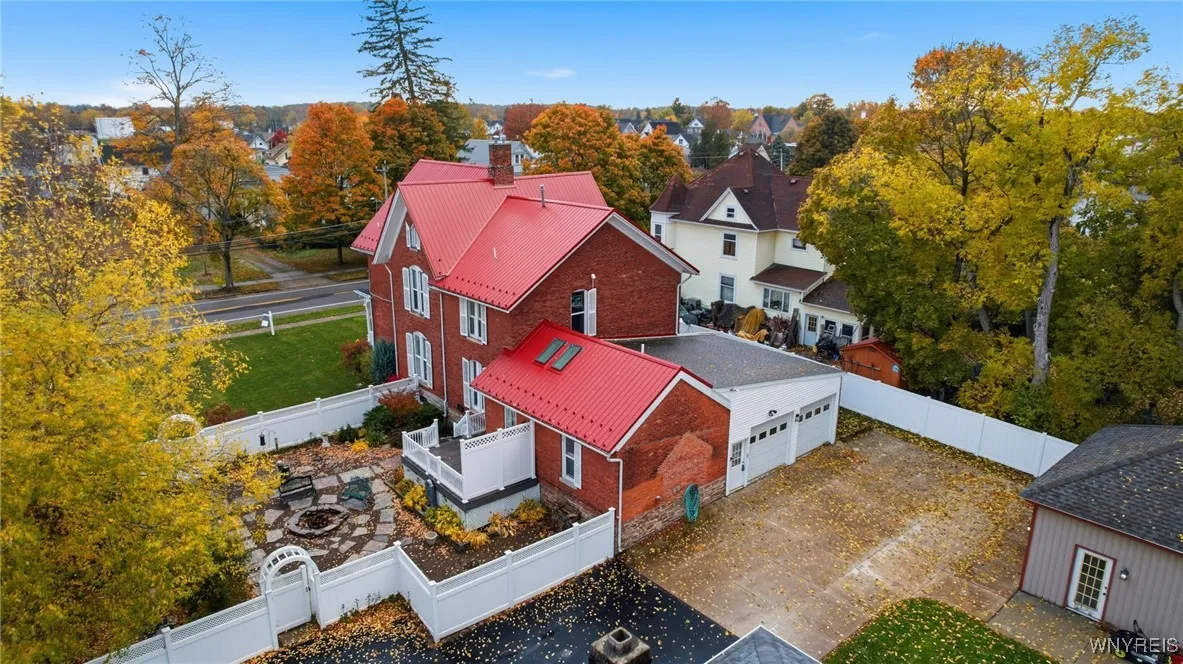 37 State Street, Royalton, New York 14105, Royalton, New York 14105, 5 Bedrooms Bedrooms, 12 Rooms Rooms,3 BathroomsBathrooms,Residential,For Sale,37 State Street, Royalton, New York 14105,0,B1649409