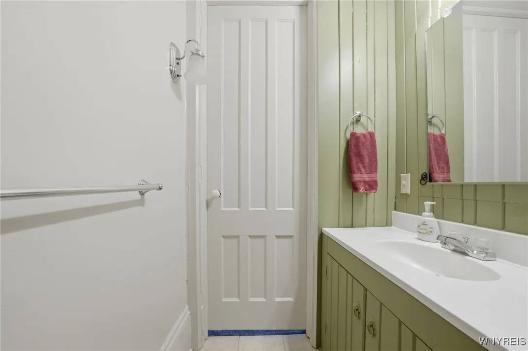 37 State Street, Royalton, New York 14105, Royalton, New York 14105, 5 Bedrooms Bedrooms, 12 Rooms Rooms,3 BathroomsBathrooms,Residential,For Sale,37 State Street, Royalton, New York 14105,0,B1649409