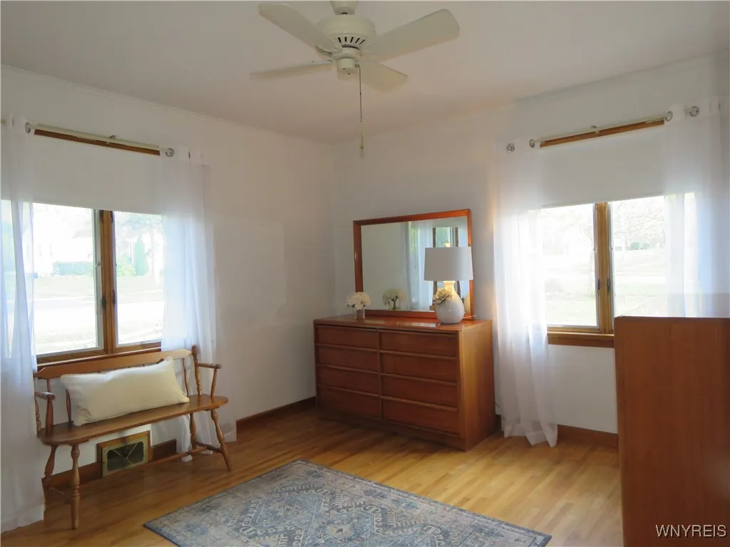 IMG 3446 - 13x14 Bedroom