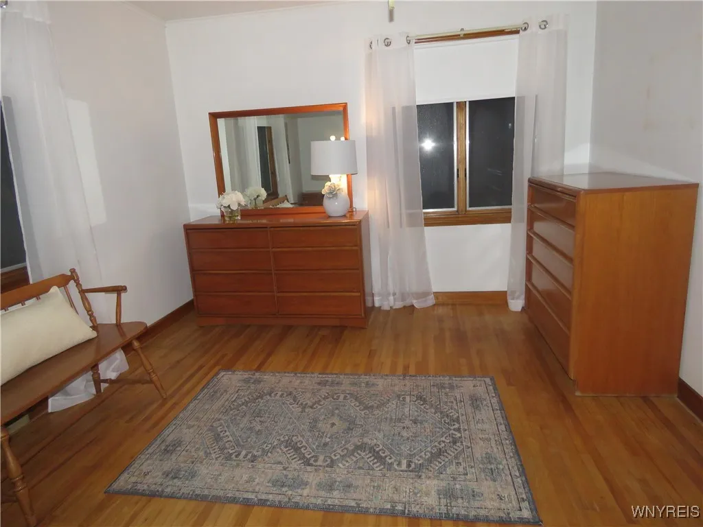 IMG 3525 - 13x14 Bedroom