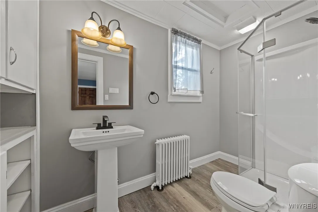 1st floor Master Full Bath