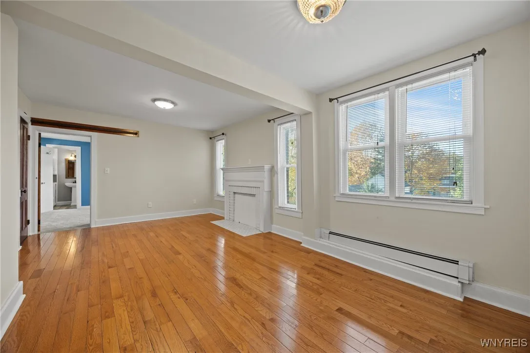 



Family Room/Dining Area Beautiful Newer Hardwood Maple Flooring
