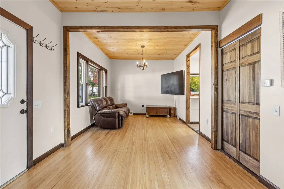 51 Sayne Street, Rochester, New York 14621, Rochester, New York 14621, 2 Bedrooms Bedrooms, 5 Rooms Rooms,1 BathroomBathrooms,Residential,For Sale,51 Sayne Street, Rochester, New York 14621,0,R1649221