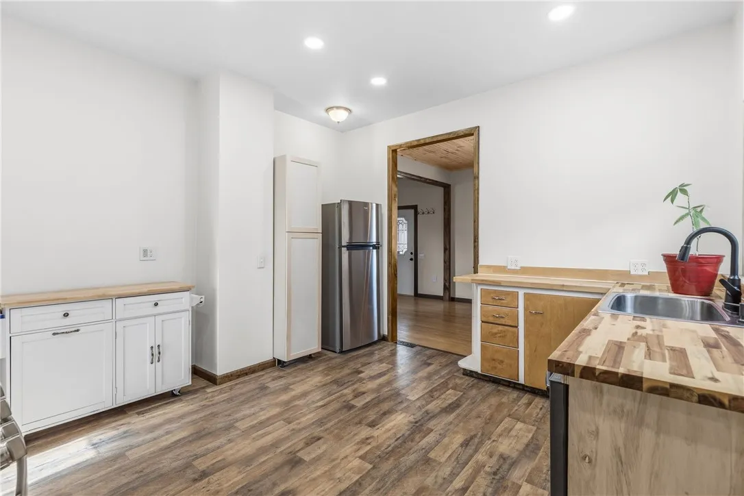 51 Sayne Street, Rochester, New York 14621, Rochester, New York 14621, 2 Bedrooms Bedrooms, 5 Rooms Rooms,1 BathroomBathrooms,Residential,For Sale,51 Sayne Street, Rochester, New York 14621,0,R1649221