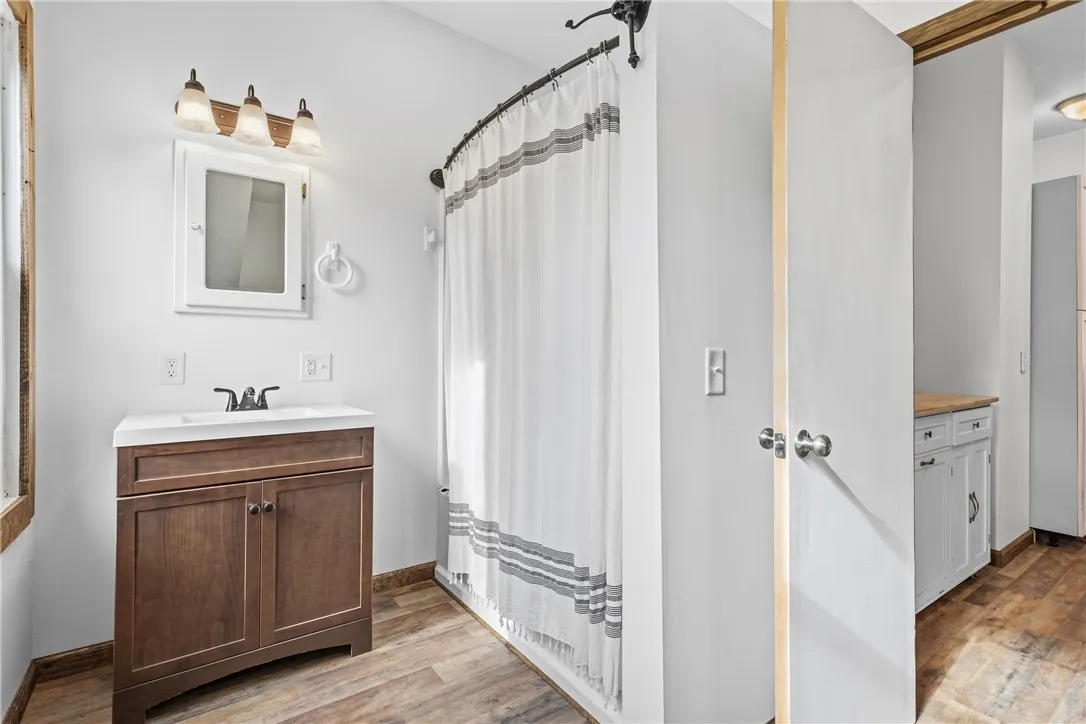 51 Sayne Street, Rochester, New York 14621, Rochester, New York 14621, 2 Bedrooms Bedrooms, 5 Rooms Rooms,1 BathroomBathrooms,Residential,For Sale,51 Sayne Street, Rochester, New York 14621,0,R1649221