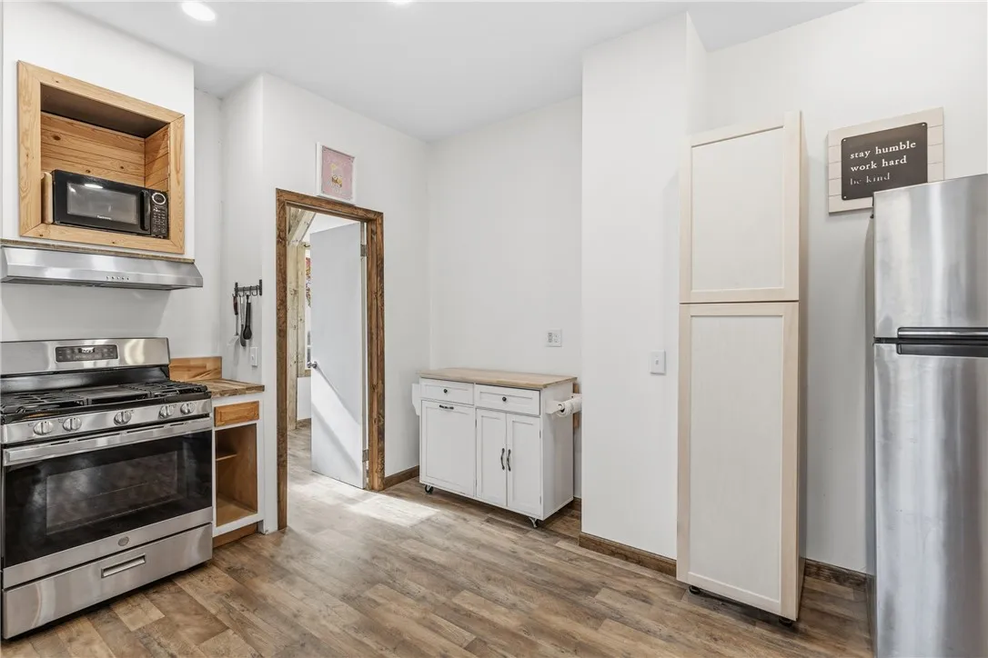 51 Sayne Street, Rochester, New York 14621, Rochester, New York 14621, 2 Bedrooms Bedrooms, 5 Rooms Rooms,1 BathroomBathrooms,Residential,For Sale,51 Sayne Street, Rochester, New York 14621,0,R1649221