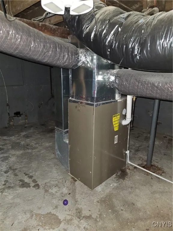 233 Lakeview Avenue, Syracuse, New York 13204, Syracuse, New York 13204, 6 Bedrooms Bedrooms, ,2 BathroomsBathrooms,Residential,For Sale,233 Lakeview Avenue, Syracuse, New York 13204,0,S1649390