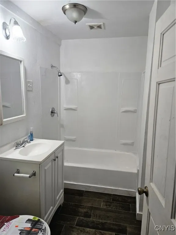 233 Lakeview Avenue, Syracuse, New York 13204, Syracuse, New York 13204, 6 Bedrooms Bedrooms, ,2 BathroomsBathrooms,Residential,For Sale,233 Lakeview Avenue, Syracuse, New York 13204,0,S1649390