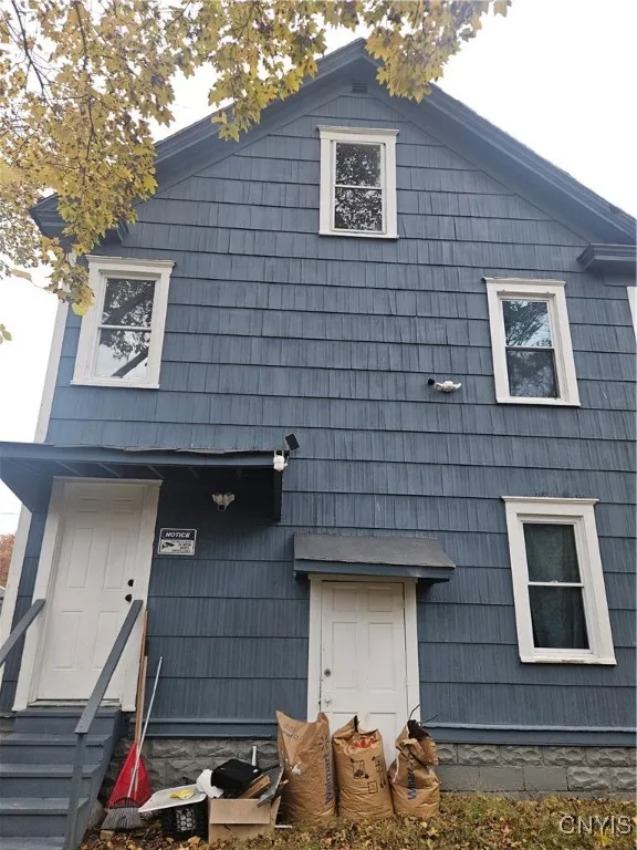 233 Lakeview Avenue, Syracuse, New York 13204, Syracuse, New York 13204, 6 Bedrooms Bedrooms, ,2 BathroomsBathrooms,Residential,For Sale,233 Lakeview Avenue, Syracuse, New York 13204,0,S1649390