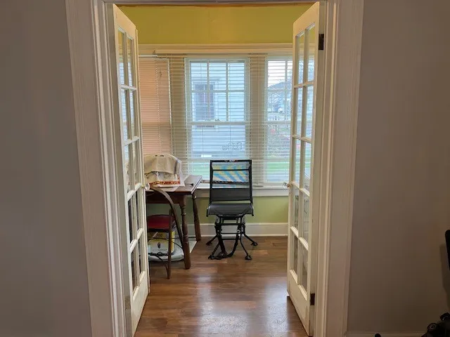 Sunroom or office space.