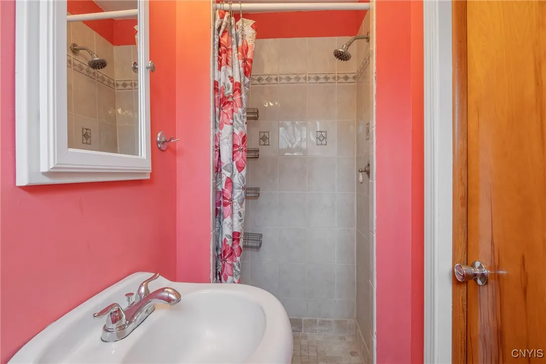 103 Colony Park Drive, Salina, New York 13088, Salina, New York 13088, 4 Bedrooms Bedrooms, 8 Rooms Rooms,3 BathroomsBathrooms,Residential,For Sale,103 Colony Park Drive, Salina, New York 13088,0,S1649108