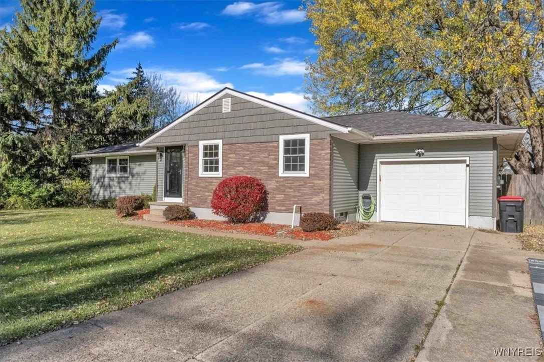 5252 William Street, Lancaster, New York 14086, Lancaster, New York 14086, 3 Bedrooms Bedrooms, 5 Rooms Rooms,2 BathroomsBathrooms,Residential,For Sale,5252 William Street, Lancaster, New York 14086,0,B1648766