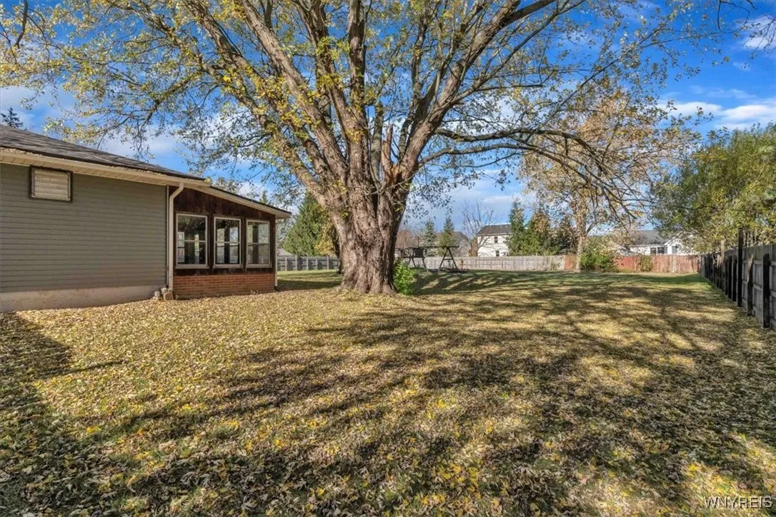 5252 William Street, Lancaster, New York 14086, Lancaster, New York 14086, 3 Bedrooms Bedrooms, 5 Rooms Rooms,2 BathroomsBathrooms,Residential,For Sale,5252 William Street, Lancaster, New York 14086,0,B1648766