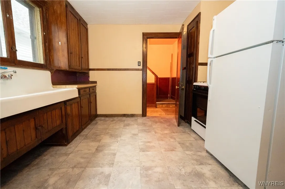 81 Melrose Street, Buffalo, New York 14220, Buffalo, New York 14220, 4 Bedrooms Bedrooms, ,2 BathroomsBathrooms,Residential,For Sale,81 Melrose Street, Buffalo, New York 14220,0,B1649218