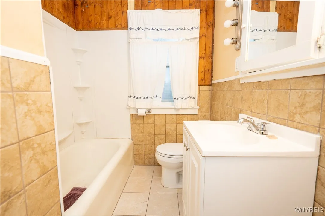 81 Melrose Street, Buffalo, New York 14220, Buffalo, New York 14220, 4 Bedrooms Bedrooms, ,2 BathroomsBathrooms,Residential,For Sale,81 Melrose Street, Buffalo, New York 14220,0,B1649218