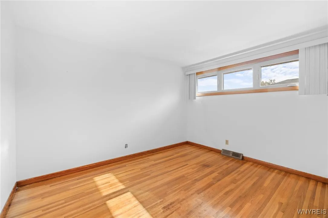 74 Pacecrest Court, West Seneca, New York 14224, West Seneca, New York 14224, 3 Bedrooms Bedrooms, 8 Rooms Rooms,1 BathroomBathrooms,Residential,For Sale,74 Pacecrest Court, West Seneca, New York 14224,0,B1647222