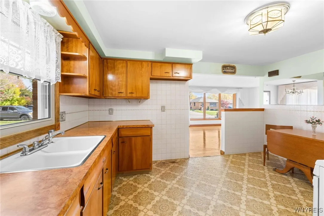 74 Pacecrest Court, West Seneca, New York 14224, West Seneca, New York 14224, 3 Bedrooms Bedrooms, 8 Rooms Rooms,1 BathroomBathrooms,Residential,For Sale,74 Pacecrest Court, West Seneca, New York 14224,0,B1647222