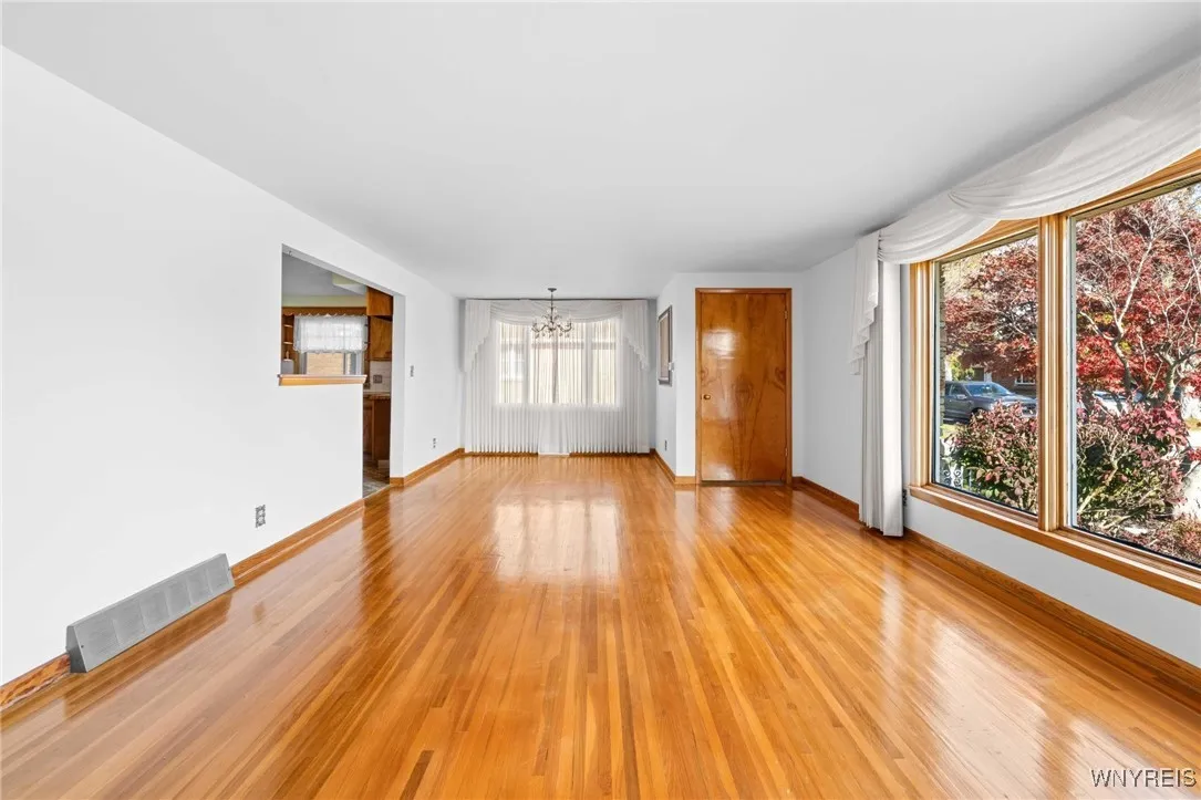 74 Pacecrest Court, West Seneca, New York 14224, West Seneca, New York 14224, 3 Bedrooms Bedrooms, 8 Rooms Rooms,1 BathroomBathrooms,Residential,For Sale,74 Pacecrest Court, West Seneca, New York 14224,0,B1647222