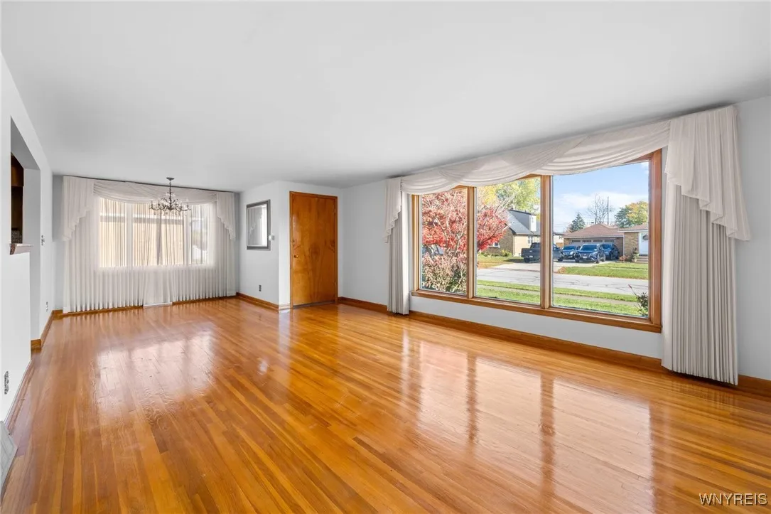 74 Pacecrest Court, West Seneca, New York 14224, West Seneca, New York 14224, 3 Bedrooms Bedrooms, 8 Rooms Rooms,1 BathroomBathrooms,Residential,For Sale,74 Pacecrest Court, West Seneca, New York 14224,0,B1647222