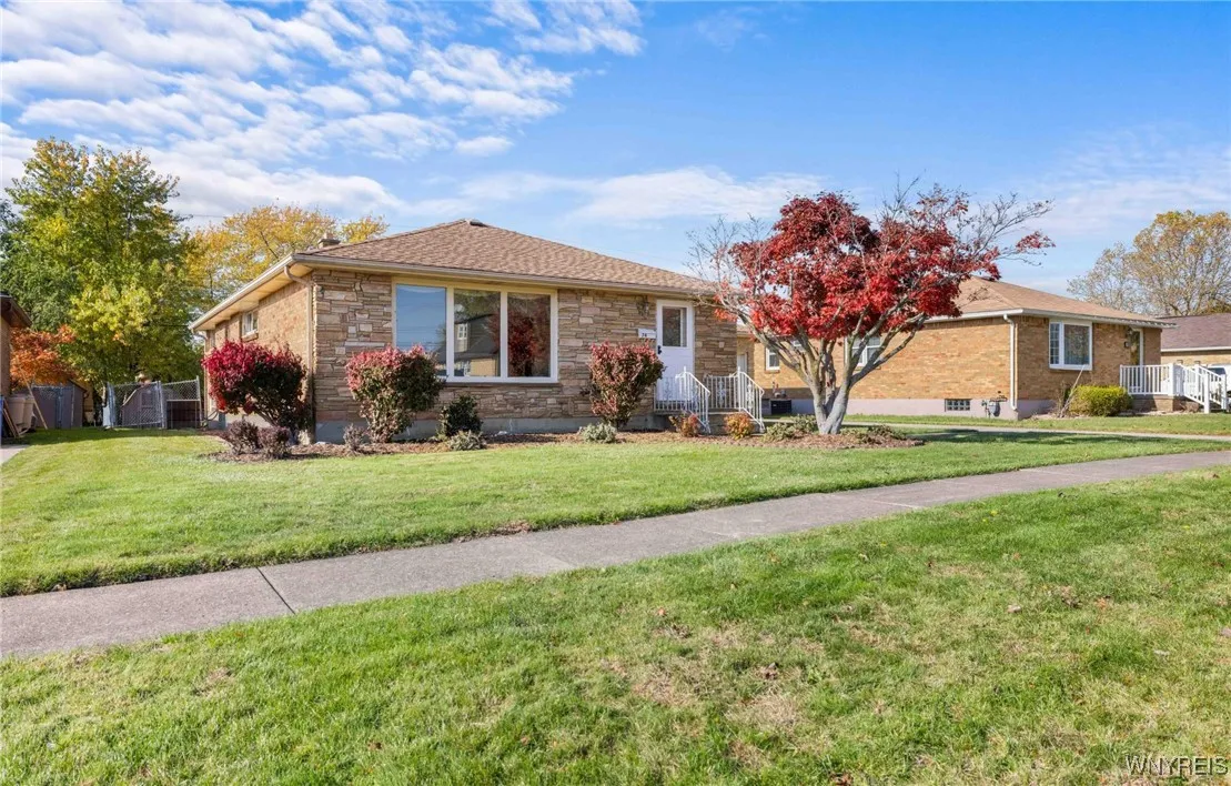 74 Pacecrest Court, West Seneca, New York 14224, West Seneca, New York 14224, 3 Bedrooms Bedrooms, 8 Rooms Rooms,1 BathroomBathrooms,Residential,For Sale,74 Pacecrest Court, West Seneca, New York 14224,0,B1647222