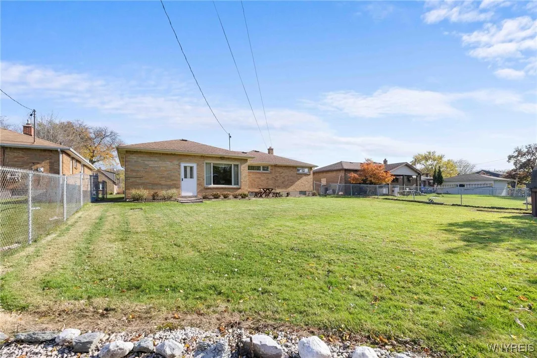 74 Pacecrest Court, West Seneca, New York 14224, West Seneca, New York 14224, 3 Bedrooms Bedrooms, 8 Rooms Rooms,1 BathroomBathrooms,Residential,For Sale,74 Pacecrest Court, West Seneca, New York 14224,0,B1647222