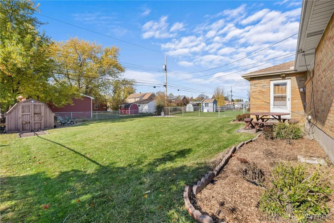 74 Pacecrest Court, West Seneca, New York 14224, West Seneca, New York 14224, 3 Bedrooms Bedrooms, 8 Rooms Rooms,1 BathroomBathrooms,Residential,For Sale,74 Pacecrest Court, West Seneca, New York 14224,0,B1647222