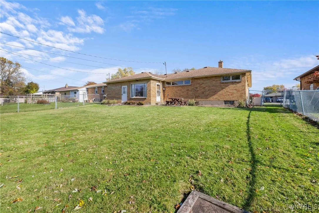 74 Pacecrest Court, West Seneca, New York 14224, West Seneca, New York 14224, 3 Bedrooms Bedrooms, 8 Rooms Rooms,1 BathroomBathrooms,Residential,For Sale,74 Pacecrest Court, West Seneca, New York 14224,0,B1647222