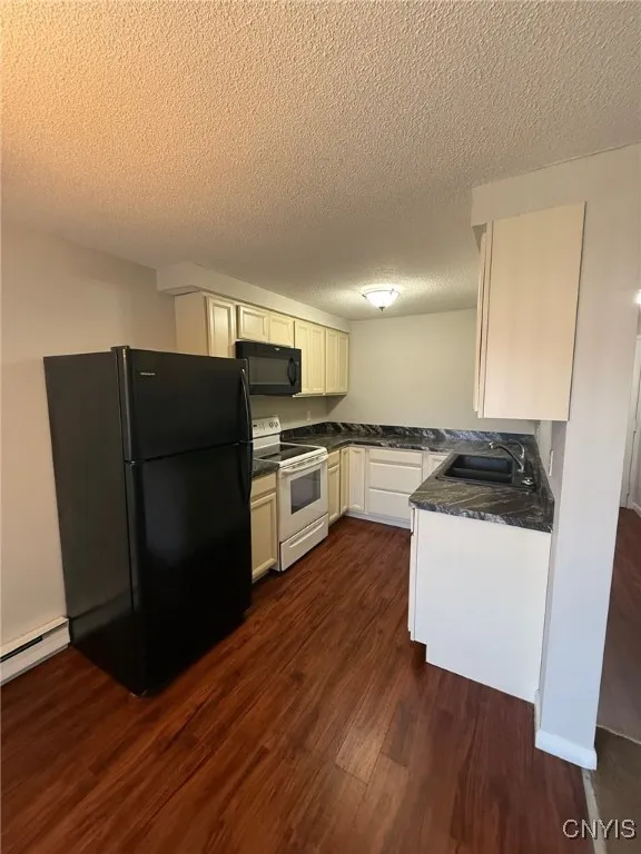 994 Village Boulevard North, Van Buren, New York 1, Van Buren, New York 13027, 1 Bedroom Bedrooms, 4 Rooms Rooms,1 BathroomBathrooms,Residential Lease,For Rent,994 Village Boulevard North, Van Buren, New York 1,0,S1641057