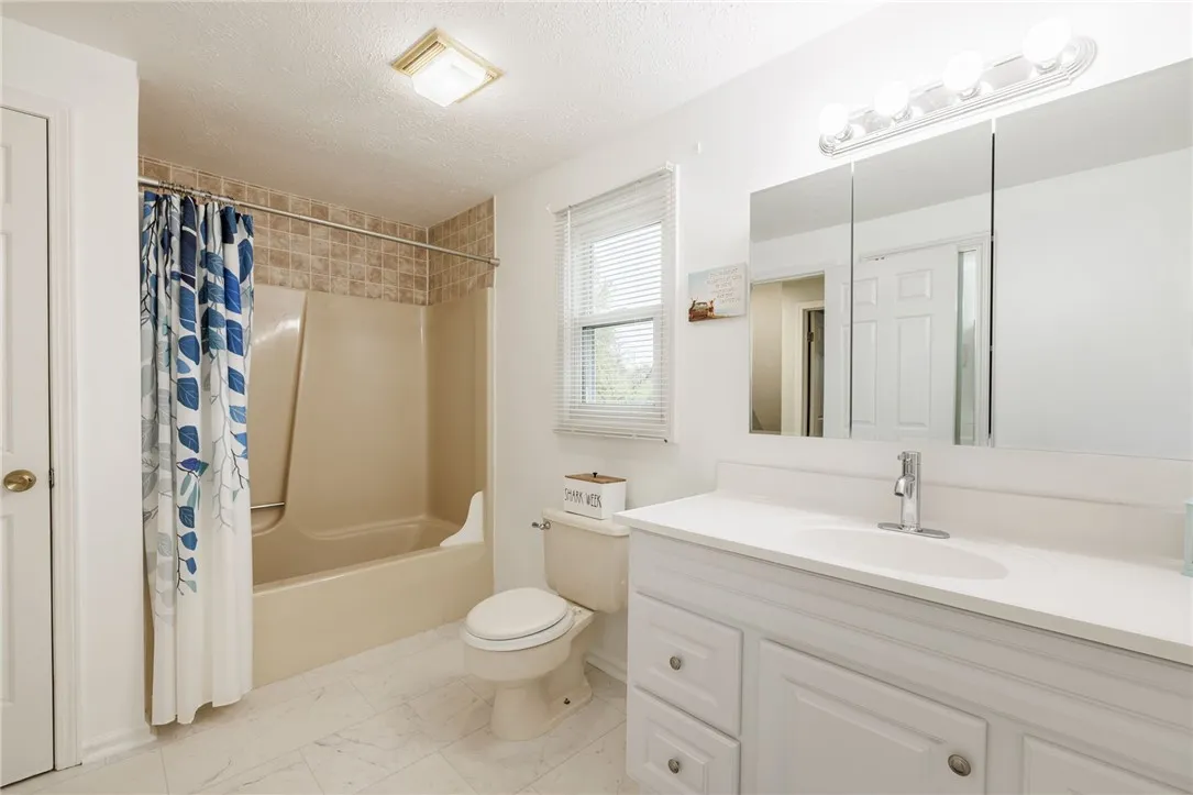 115 Mill Road, Greece, New York 14626, Greece, New York 14626, 4 Bedrooms Bedrooms, 7 Rooms Rooms,2 BathroomsBathrooms,Residential,For Sale,115 Mill Road, Greece, New York 14626,0,R1648947