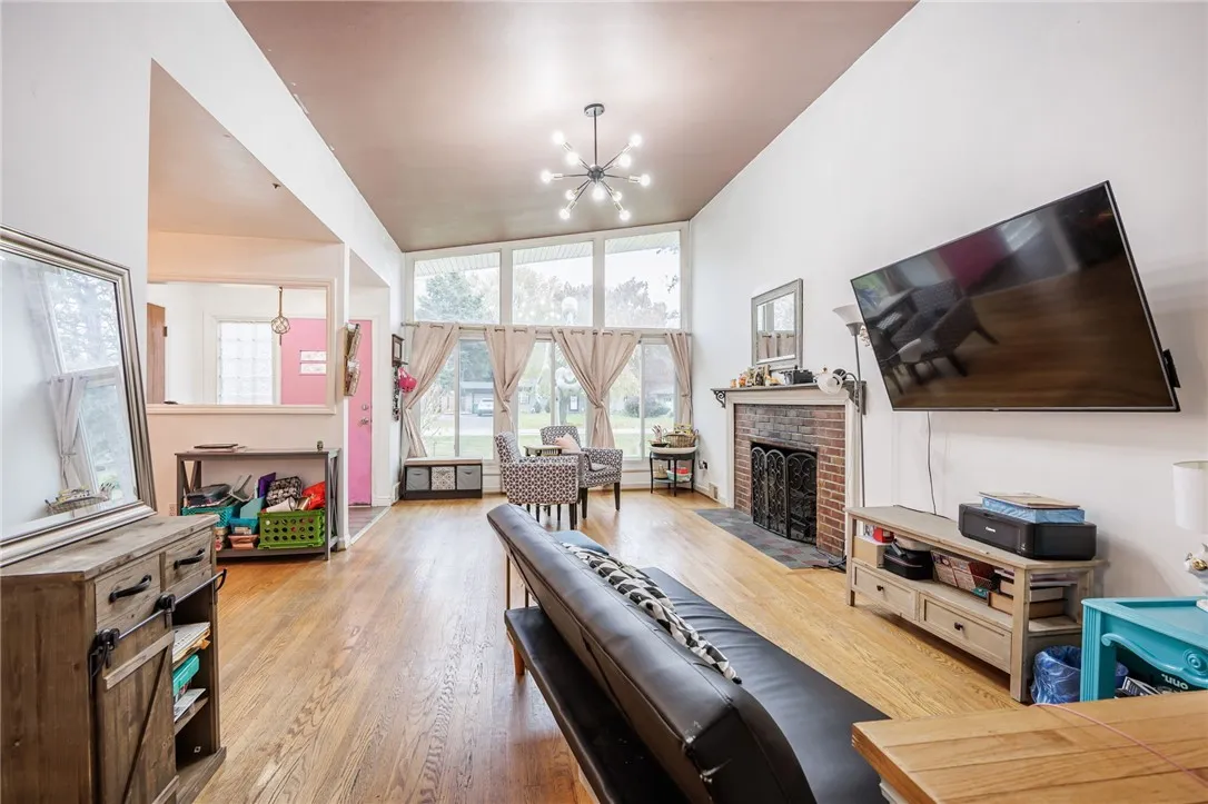 15 Burrows Dr, Penfield, New York 14625, Penfield, New York 14625, 3 Bedrooms Bedrooms, 6 Rooms Rooms,1 BathroomBathrooms,Residential,Closed,15 Burrows Dr, Penfield, New York 14625,0,R1644696