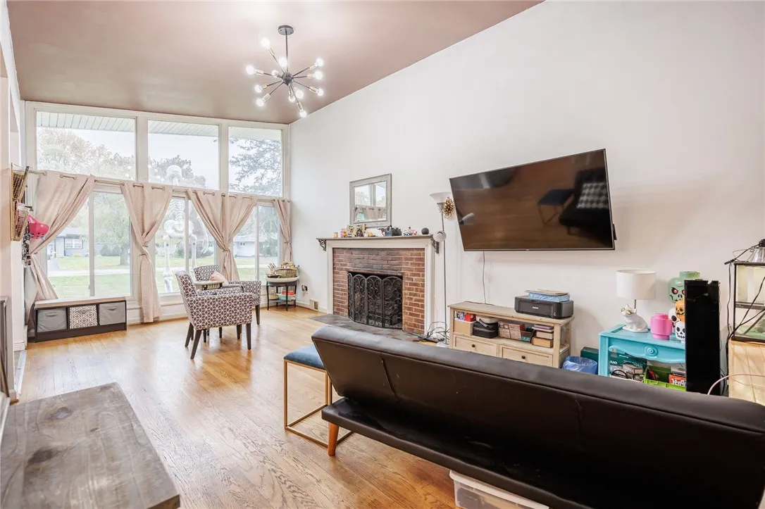 15 Burrows Dr, Penfield, New York 14625, Penfield, New York 14625, 3 Bedrooms Bedrooms, 6 Rooms Rooms,1 BathroomBathrooms,Residential,Closed,15 Burrows Dr, Penfield, New York 14625,0,R1644696