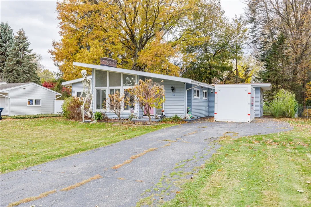 15 Burrows Dr, Penfield, New York 14625, Penfield, New York 14625, 3 Bedrooms Bedrooms, 6 Rooms Rooms,1 BathroomBathrooms,Residential,Closed,15 Burrows Dr, Penfield, New York 14625,0,R1644696