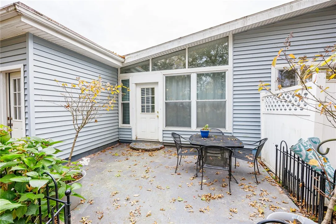 15 Burrows Dr, Penfield, New York 14625, Penfield, New York 14625, 3 Bedrooms Bedrooms, 6 Rooms Rooms,1 BathroomBathrooms,Residential,Closed,15 Burrows Dr, Penfield, New York 14625,0,R1644696