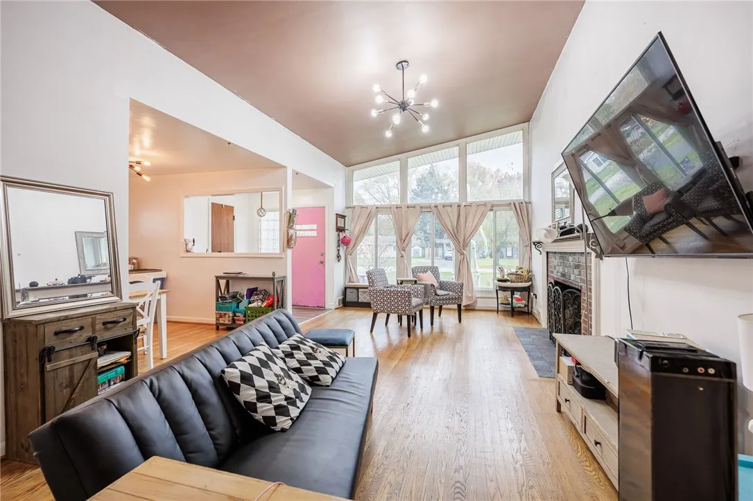 15 Burrows Dr, Penfield, New York 14625, Penfield, New York 14625, 3 Bedrooms Bedrooms, 6 Rooms Rooms,1 BathroomBathrooms,Residential,Closed,15 Burrows Dr, Penfield, New York 14625,0,R1644696