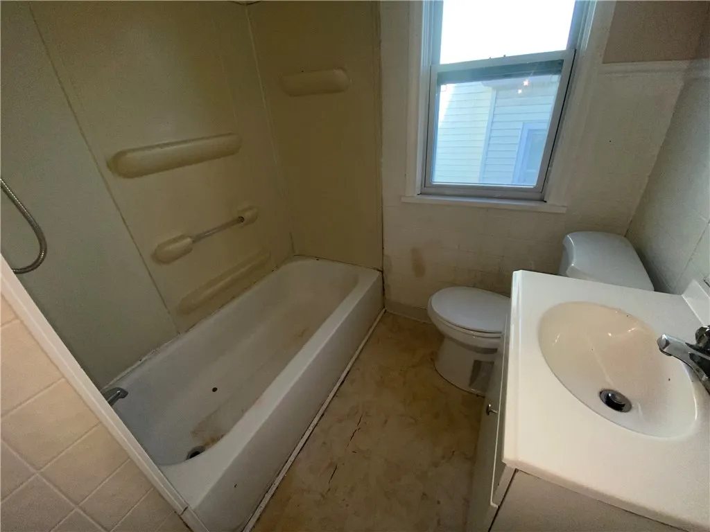 249 Lincoln Avenue, Rochester, New York 14611, Rochester, New York 14611, 3 Bedrooms Bedrooms, 6 Rooms Rooms,1 BathroomBathrooms,Residential,For Sale,249 Lincoln Avenue, Rochester, New York 14611,0,R1649440