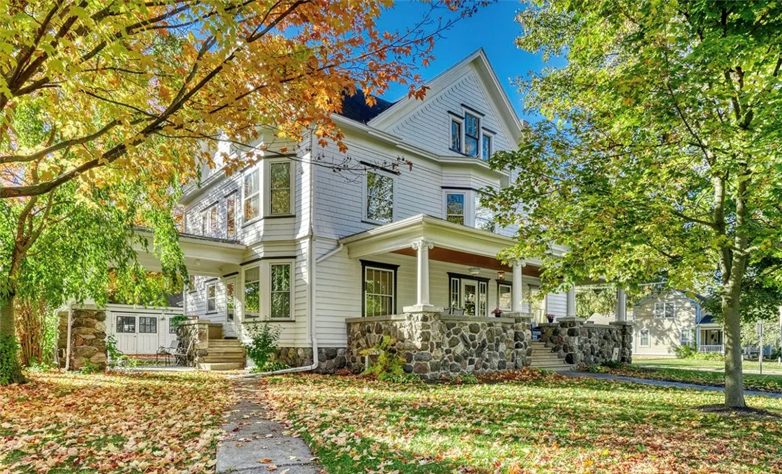 121 East Main Street, Webster, New York 14580, Webster, New York 14580, 5 Bedrooms Bedrooms, 11 Rooms Rooms,2 BathroomsBathrooms,Residential,For Sale,121 East Main Street, Webster, New York 14580,0,R1648596