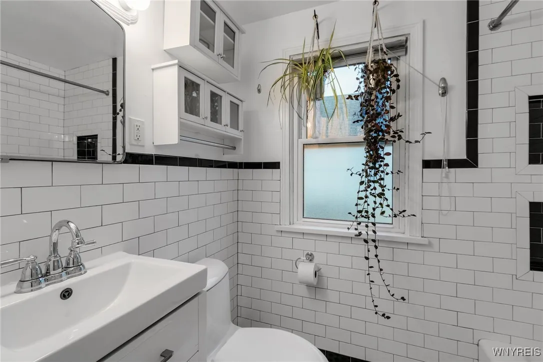 419 Washington Avenue, Tonawanda, New York 14217, Tonawanda, New York 14217, 3 Bedrooms Bedrooms, 7 Rooms Rooms,1 BathroomBathrooms,Residential,For Sale,419 Washington Avenue, Tonawanda, New York 14217,0,B1649028