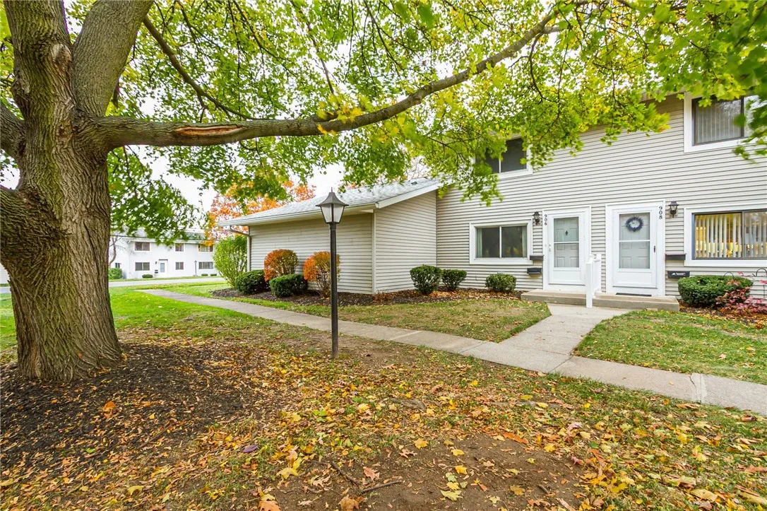 906 Eastbrooke Lane, Brighton, New York 14618, Brighton, New York 14618, 2 Bedrooms Bedrooms, 3 Rooms Rooms,1 BathroomBathrooms,Residential,For Sale,906 Eastbrooke Lane, Brighton, New York 14618,0,R1649027