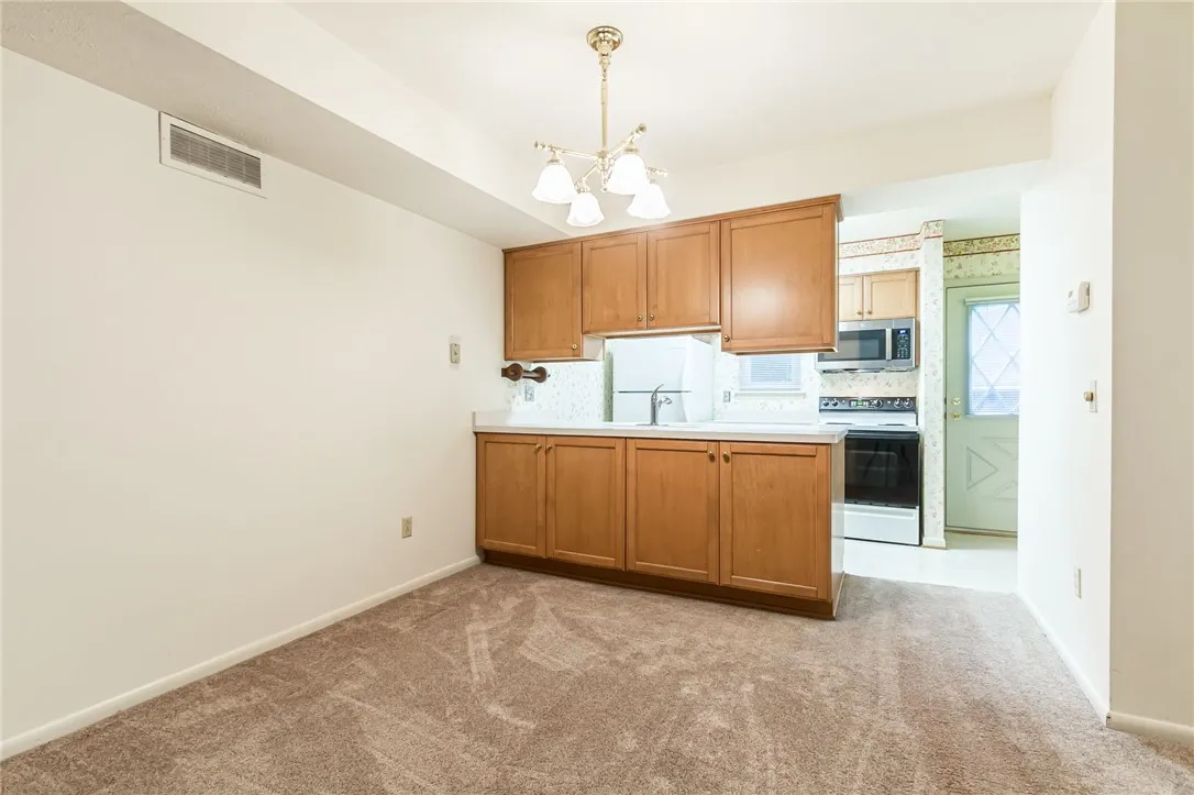 906 Eastbrooke Lane, Brighton, New York 14618, Brighton, New York 14618, 2 Bedrooms Bedrooms, 3 Rooms Rooms,1 BathroomBathrooms,Residential,For Sale,906 Eastbrooke Lane, Brighton, New York 14618,0,R1649027