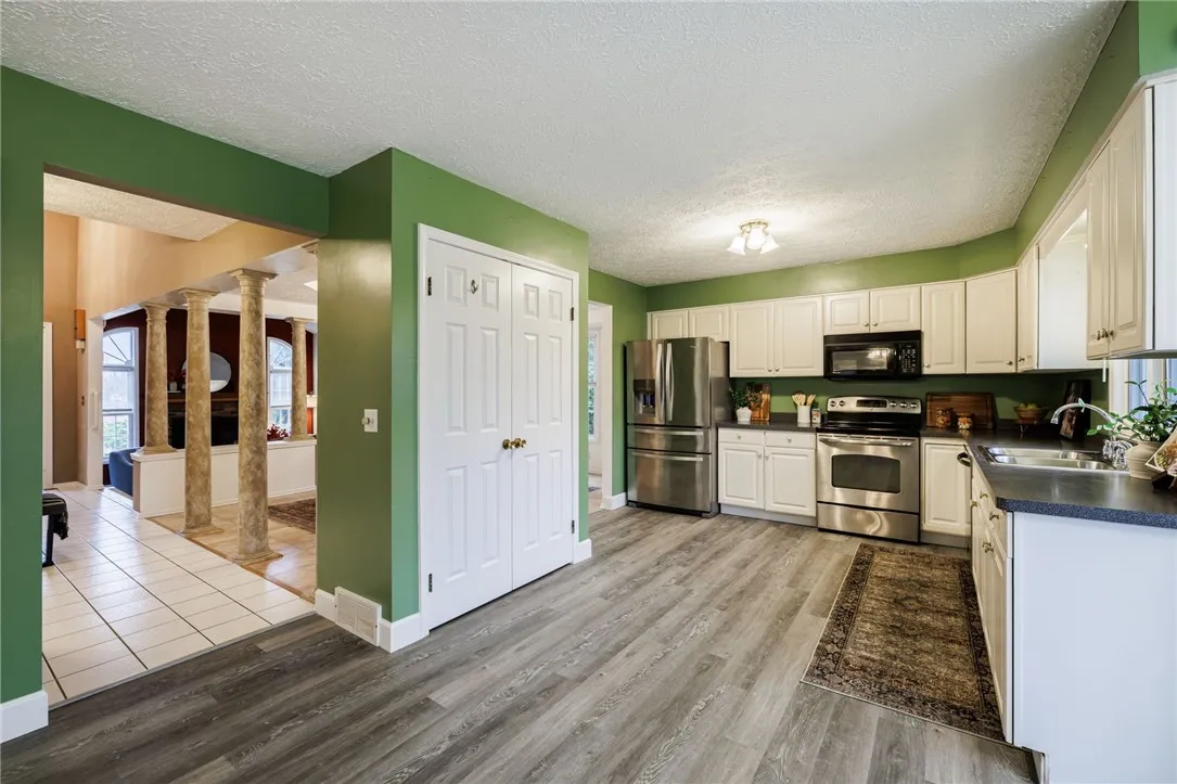 35 Cassandra Circle, Chili, New York 14428, Chili, New York 14428, 4 Bedrooms Bedrooms, 7 Rooms Rooms,3 BathroomsBathrooms,Residential,Closed,35 Cassandra Circle, Chili, New York 14428,0,R1649438