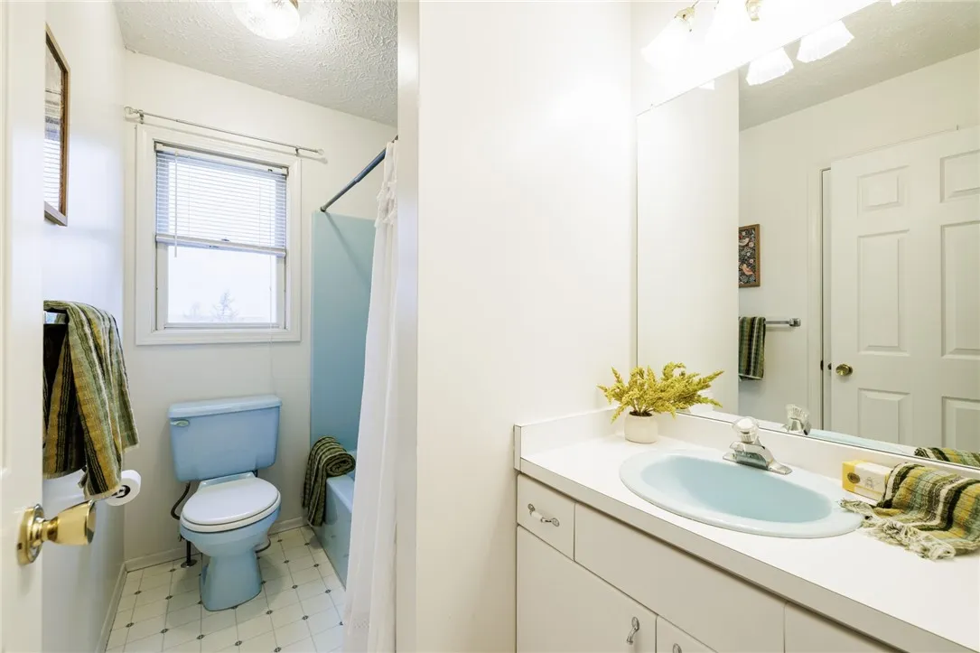 35 Cassandra Circle, Chili, New York 14428, Chili, New York 14428, 4 Bedrooms Bedrooms, 7 Rooms Rooms,3 BathroomsBathrooms,Residential,Closed,35 Cassandra Circle, Chili, New York 14428,0,R1649438