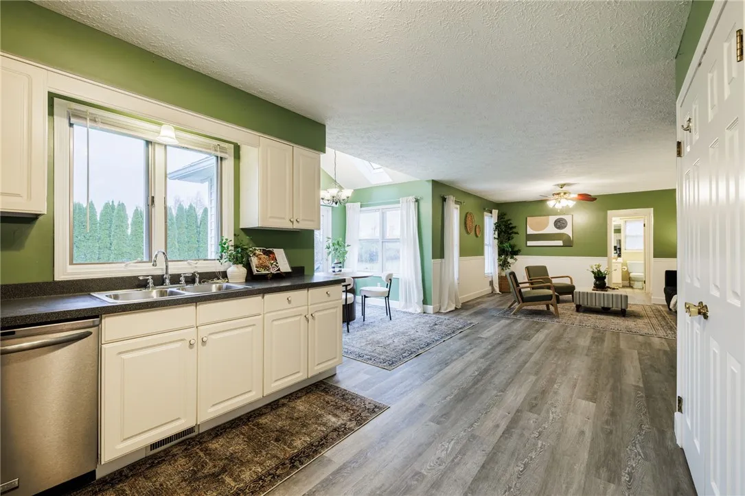 35 Cassandra Circle, Chili, New York 14428, Chili, New York 14428, 4 Bedrooms Bedrooms, 7 Rooms Rooms,3 BathroomsBathrooms,Residential,Closed,35 Cassandra Circle, Chili, New York 14428,0,R1649438