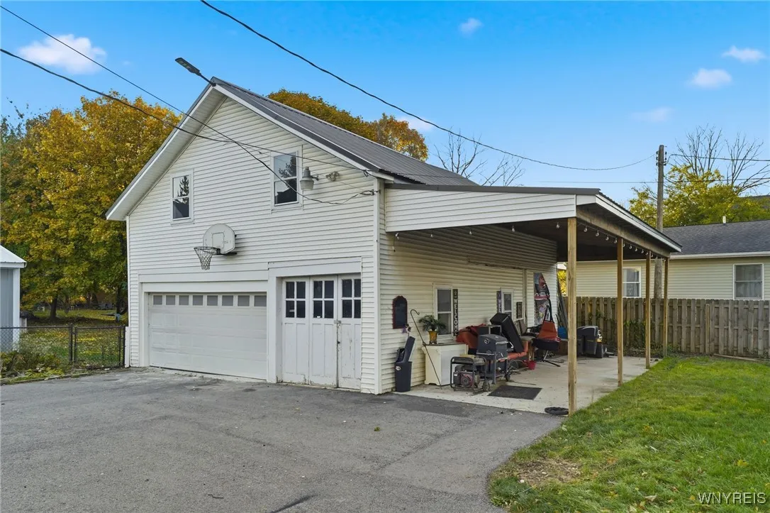 4466 Main Street, Royalton, New York 14067, Royalton, New York 14067, 4 Bedrooms Bedrooms, 10 Rooms Rooms,2 BathroomsBathrooms,Residential,For Sale,4466 Main Street, Royalton, New York 14067,0,B1649501