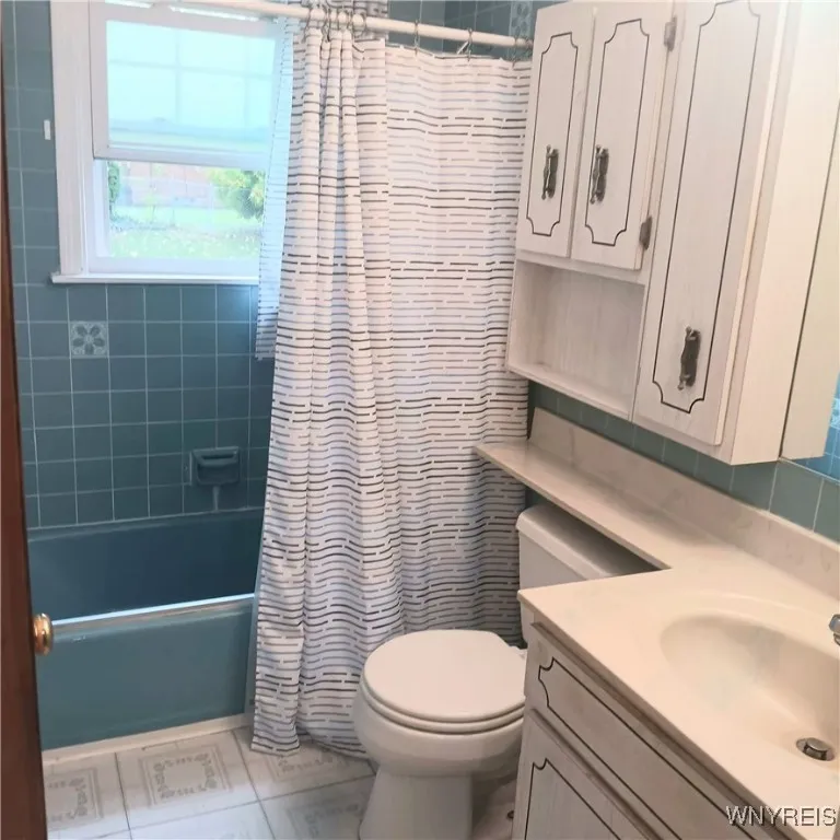 64 Fries Road, Tonawanda, New York 14150, Tonawanda, New York 14150, 4 Bedrooms Bedrooms, 6 Rooms Rooms,1 BathroomBathrooms,Residential,For Sale,64 Fries Road, Tonawanda, New York 14150,0,B1648934