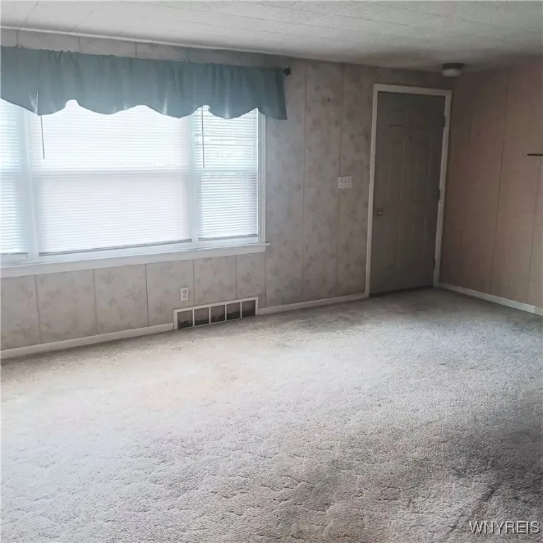 64 Fries Road, Tonawanda, New York 14150, Tonawanda, New York 14150, 4 Bedrooms Bedrooms, 6 Rooms Rooms,1 BathroomBathrooms,Residential,For Sale,64 Fries Road, Tonawanda, New York 14150,0,B1648934