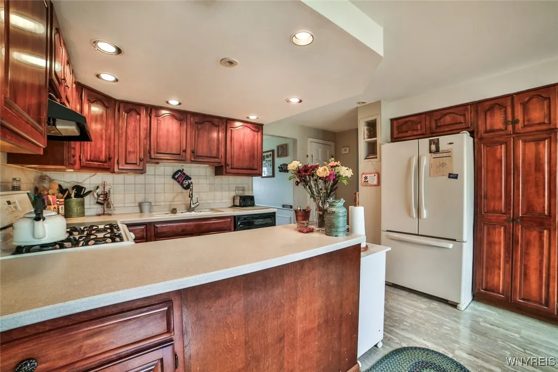 53 Wickham Drive, Amherst, New York 14221, Amherst, New York 14221, 4 Bedrooms Bedrooms, 8 Rooms Rooms,2 BathroomsBathrooms,Residential,For Sale,53 Wickham Drive, Amherst, New York 14221,0,B1649389