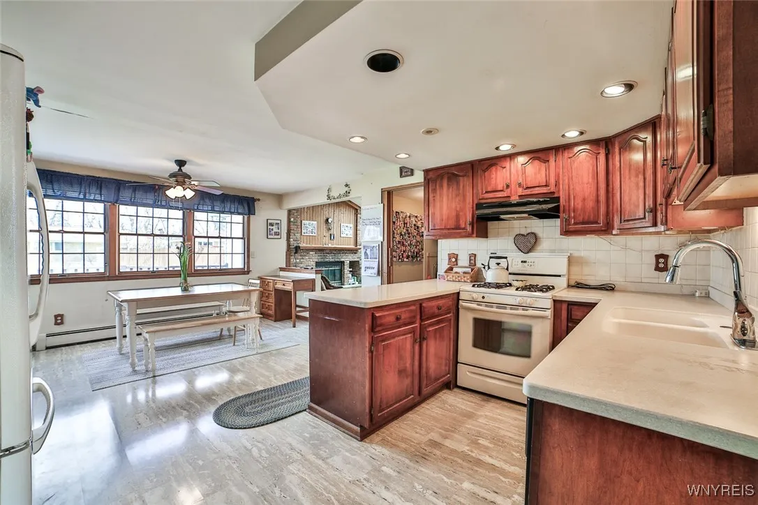 53 Wickham Drive, Amherst, New York 14221, Amherst, New York 14221, 4 Bedrooms Bedrooms, 8 Rooms Rooms,2 BathroomsBathrooms,Residential,For Sale,53 Wickham Drive, Amherst, New York 14221,0,B1649389