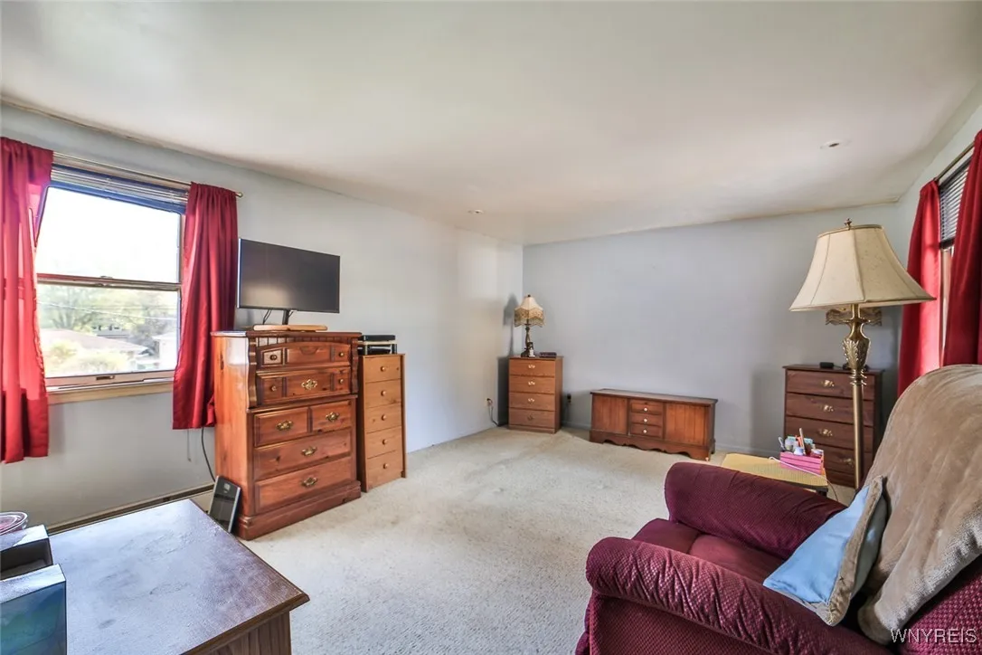 53 Wickham Drive, Amherst, New York 14221, Amherst, New York 14221, 4 Bedrooms Bedrooms, 8 Rooms Rooms,2 BathroomsBathrooms,Residential,For Sale,53 Wickham Drive, Amherst, New York 14221,0,B1649389