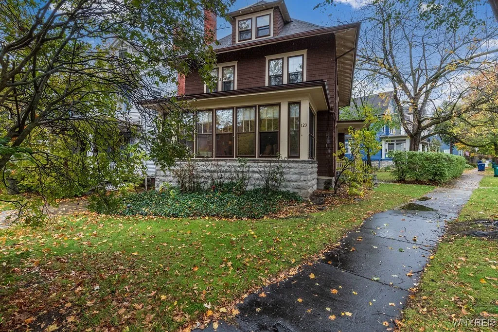 123 Woodward Ave, Buffalo, New York 14214, Buffalo, New York 14214, 4 Bedrooms Bedrooms, 9 Rooms Rooms,2 BathroomsBathrooms,Residential,For Sale,123 Woodward Ave, Buffalo, New York 14214,0,B1649471