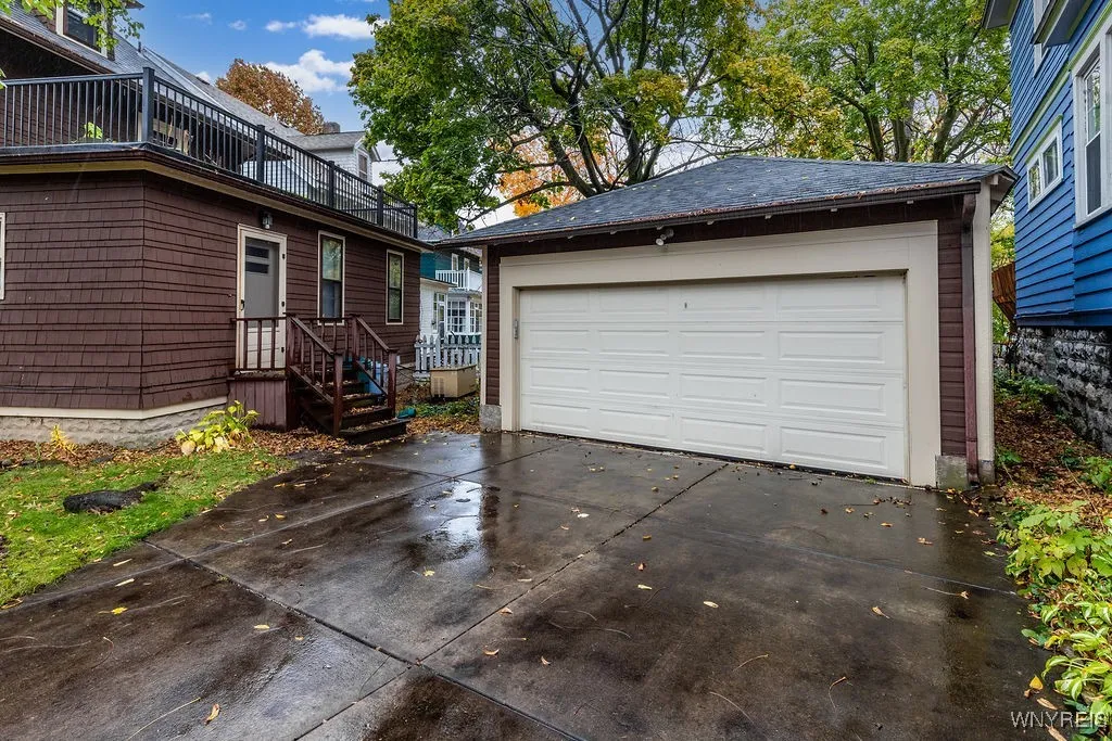 123 Woodward Ave, Buffalo, New York 14214, Buffalo, New York 14214, 4 Bedrooms Bedrooms, 9 Rooms Rooms,2 BathroomsBathrooms,Residential,For Sale,123 Woodward Ave, Buffalo, New York 14214,0,B1649471